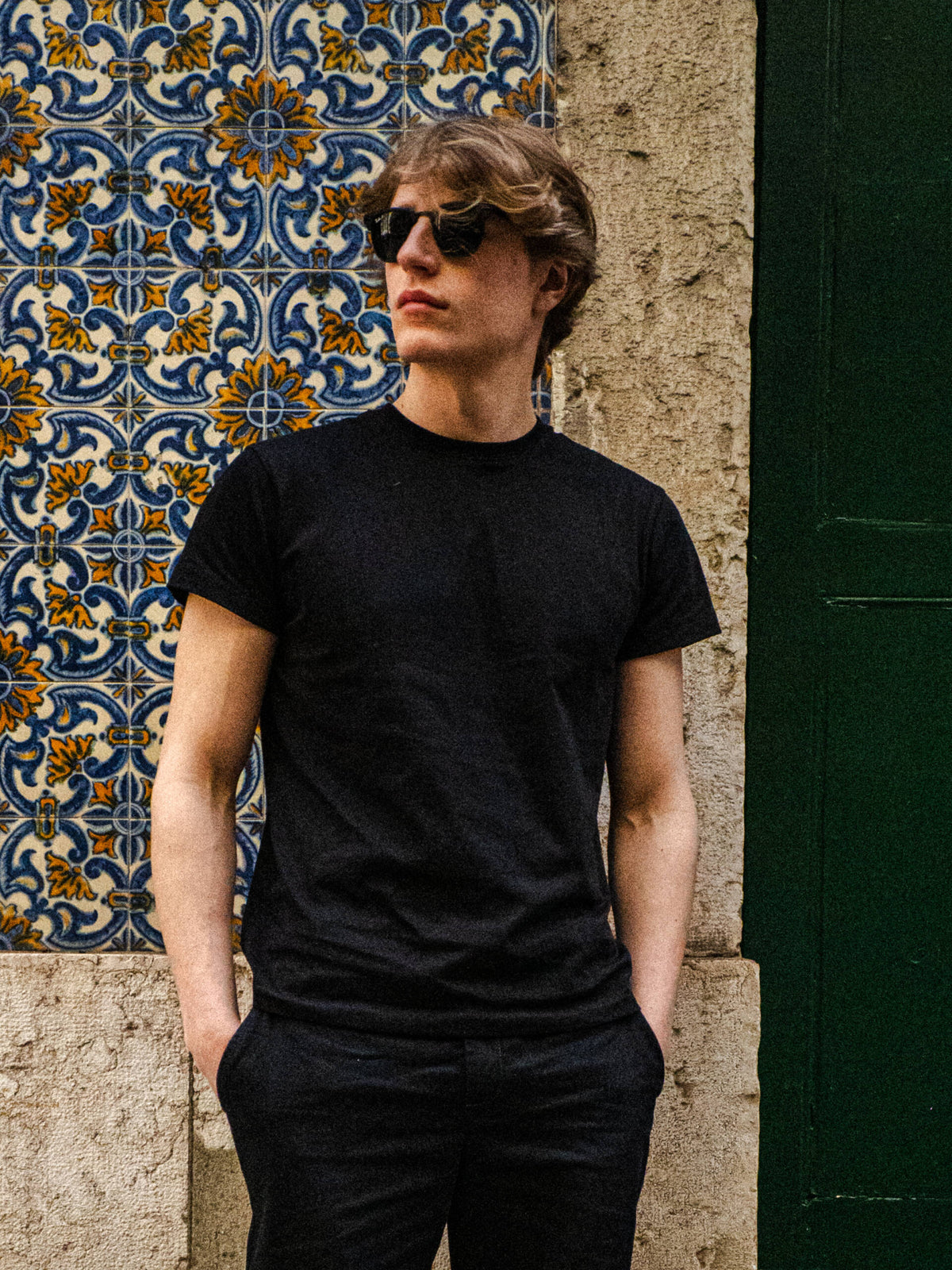 BLACK SLIM T-SHIRT
