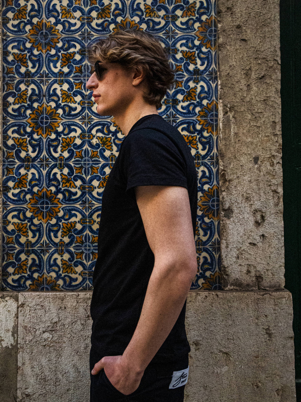 BLACK SLIM T-SHIRT